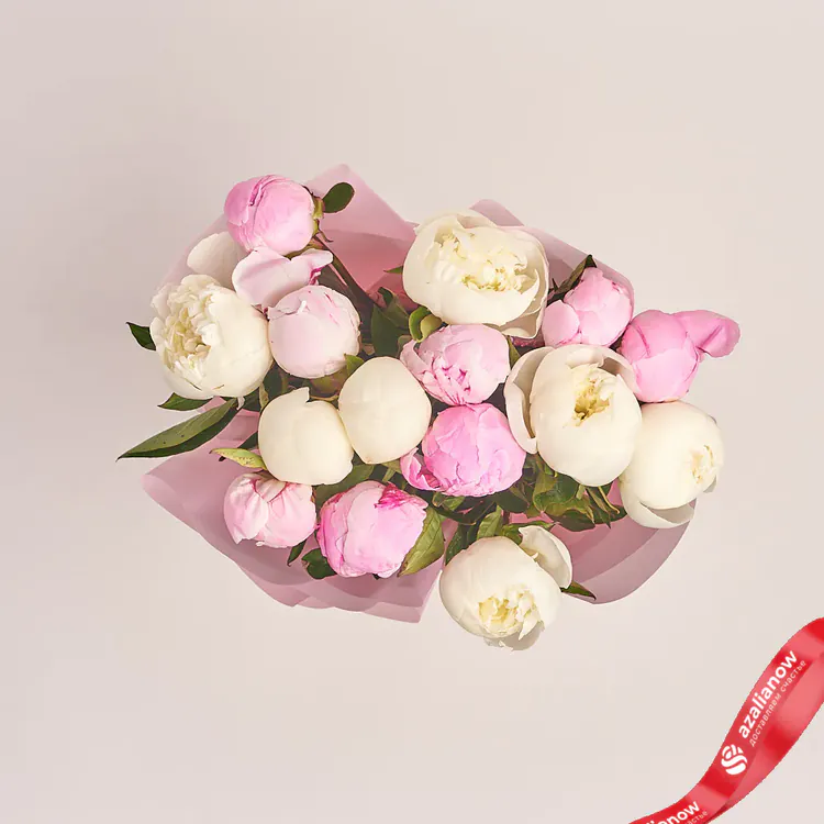 Фото 2: Букет из 7 белых и 8 розовых пионов в розовой пленке. Сервис доставки цветов AzaliaNow