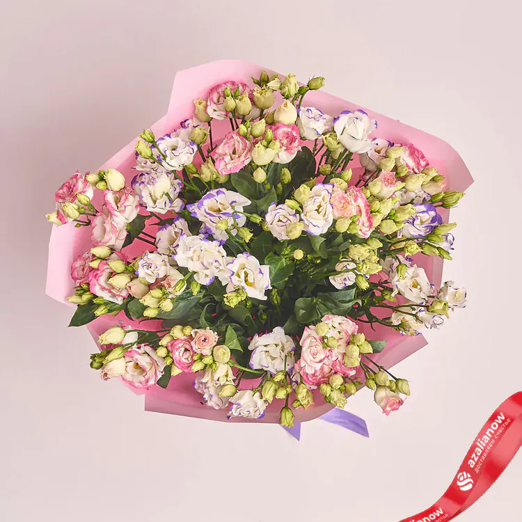 Фото 2: Букет из 25 бело-синих и розовых лизиантусов в розовой пленке. Сервис доставки цветов AzaliaNow