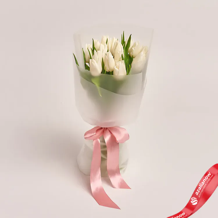 Фото 1: Букет из 15 белых тюльпанов в пленке «Женщине». Сервис доставки цветов AzaliaNow