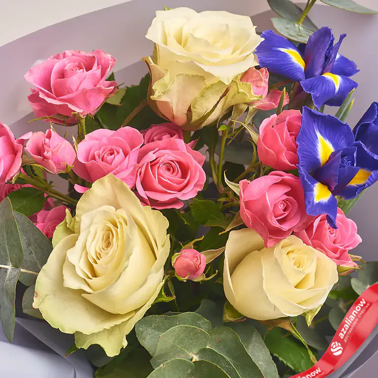 Фото 3: Букет из роз и ирисов «Пушкин». Сервис доставки цветов AzaliaNow