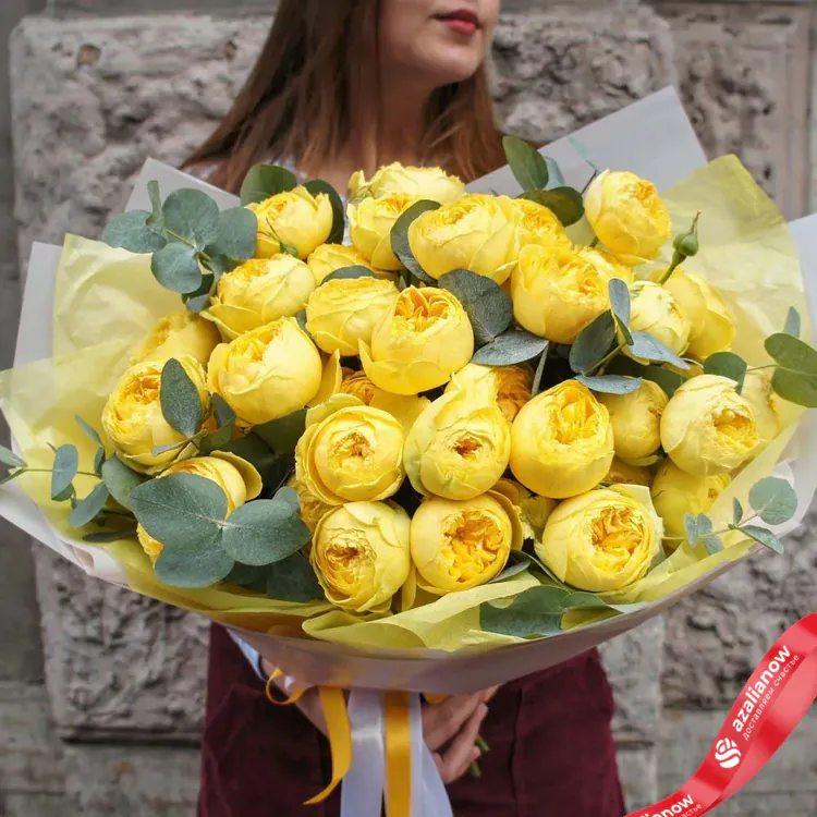 Фото 1: Букет из 21 кустовых пионовидных роз желтых. Сервис доставки цветов AzaliaNow