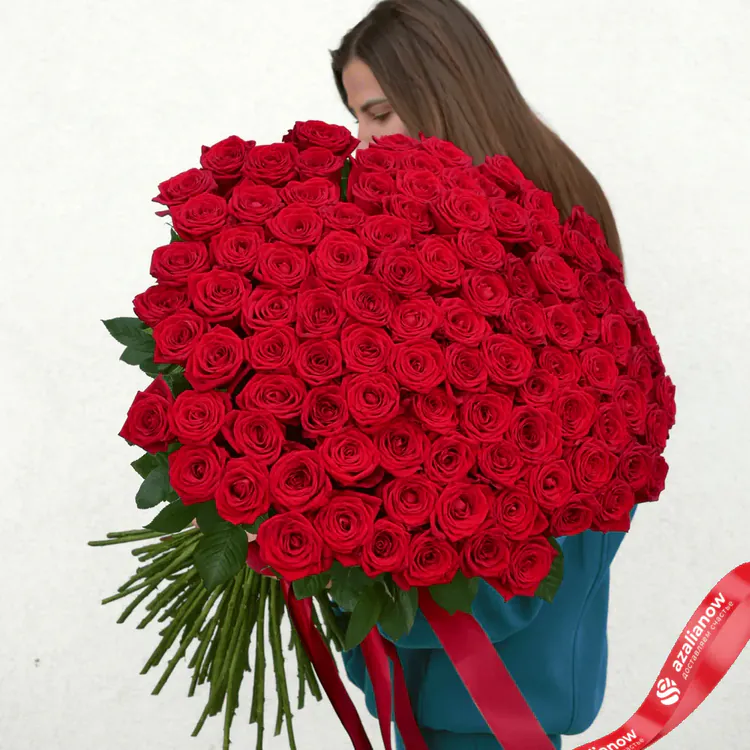 Фото 1: 101 роза Эквадор. Сервис доставки цветов AzaliaNow