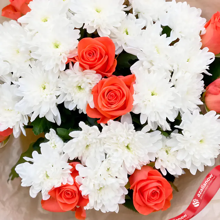 Фото 3: Букет из коралловых роз и белых хризантем «Луч солнца». Сервис доставки цветов AzaliaNow