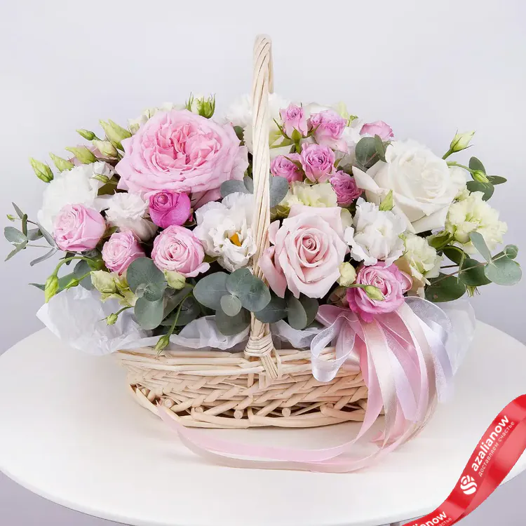 Фото 1: Букет из роз, лизиантусов и гвоздик «Королевский сад». Сервис доставки цветов AzaliaNow