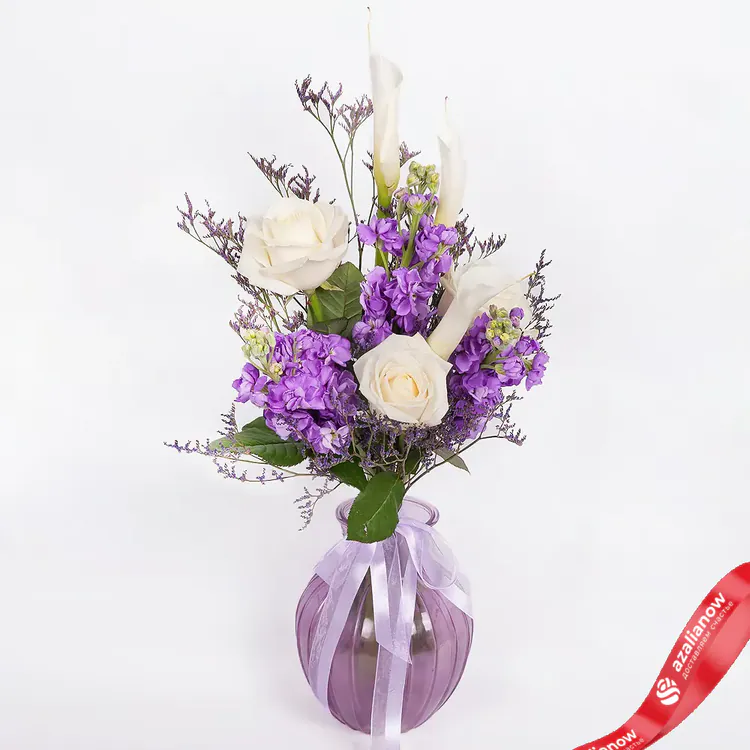 Фото 1: Букет из калл, роз и маттиолы «Лунный блеск». Сервис доставки цветов AzaliaNow