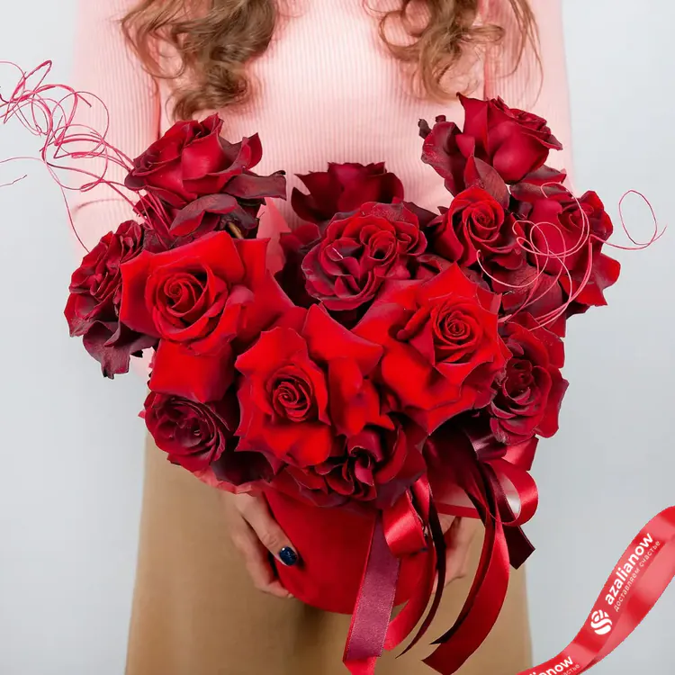 Фото 2: Букет из красных роз и сухоцвета «Остров любви». Сервис доставки цветов AzaliaNow