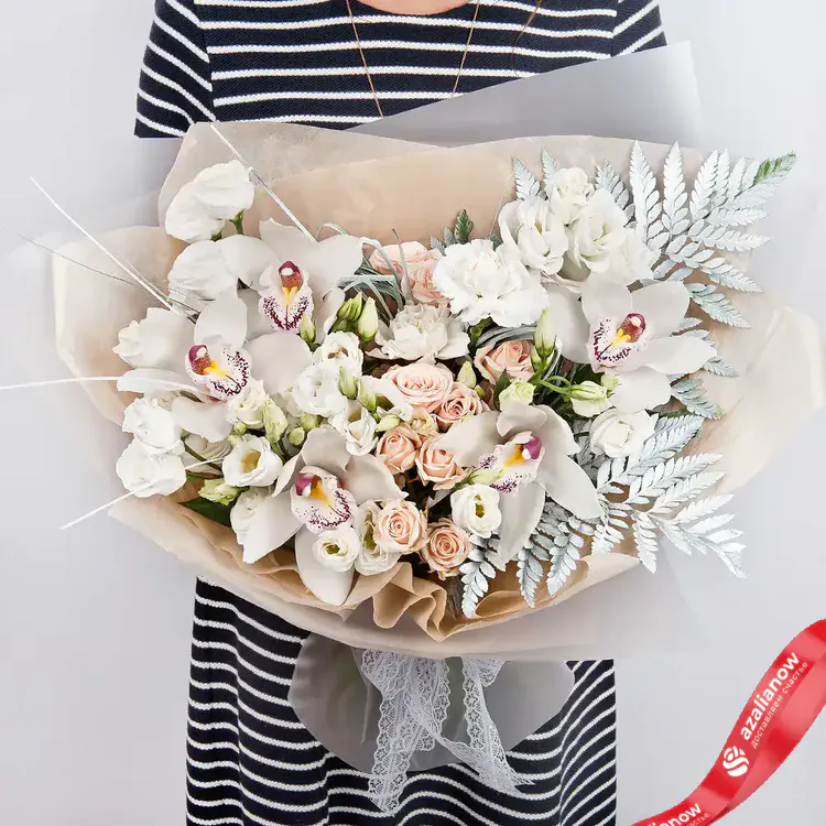 Фото 3: Букет из орхидей, роз, гвоздик, лизиантусов «Шепот орхидеи». Сервис доставки цветов AzaliaNow