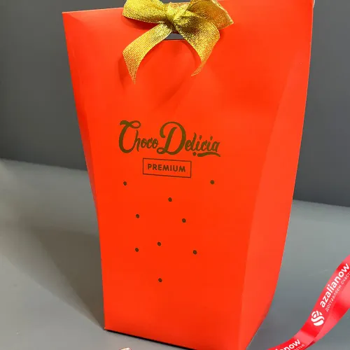 Фото 10: Букет из 15 красных роз «Признание в любви» + Мишка + Набор конфет Choco Delicia