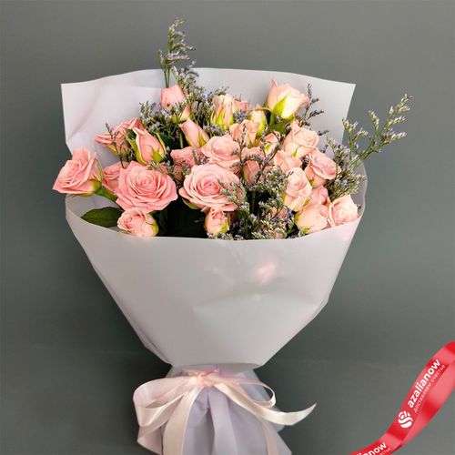 Фото 3: Букет «Триумф» из 11 розовых кустовых роз в пленке с лентой