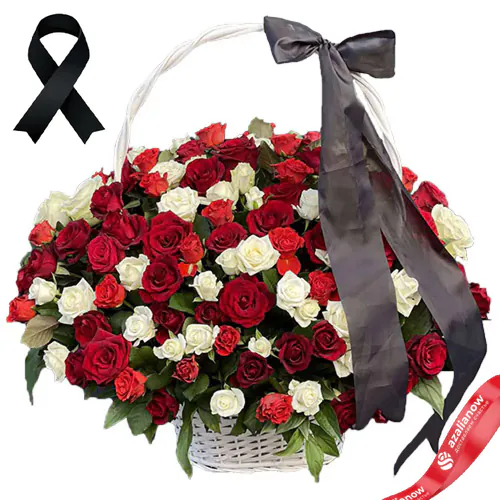 Фото 1: 100 красно-белых роз в корзине. Сервис доставки цветов AzaliaNow