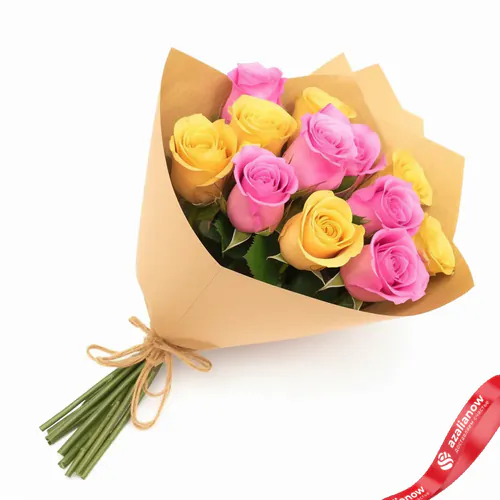 Фото 1: Букет для девочки из 5 розовых и 6 желтых роз в крафте. Сервис доставки цветов AzaliaNow