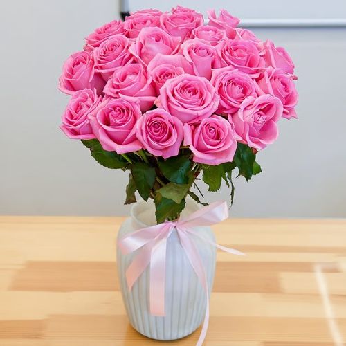 Фото 1: 23 розовые розы, 40 см, Россия. Сервис доставки цветов AzaliaNow