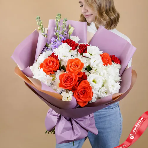 Фото 1: Огромный шикарный букет из роз, хризантем и лизиантусов. Сервис доставки цветов AzaliaNow