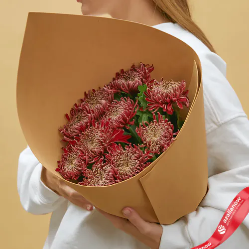 Фото 1: Букет из 11 красных хризантем «Дубай». Сервис доставки цветов AzaliaNow