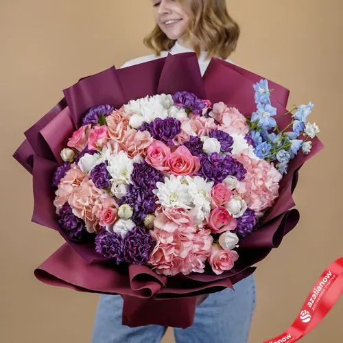 Фото 1: Огромный шикарный букет из гвоздик, хризантем, роз. Сервис доставки цветов AzaliaNow