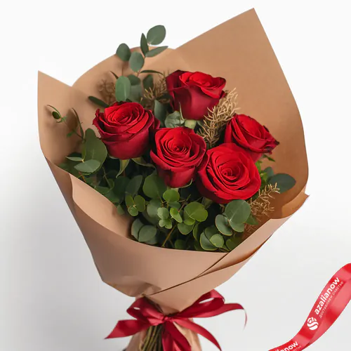 Фото 1: Букет из 5 красных роз и эвкалипта «Праздник». Сервис доставки цветов AzaliaNow