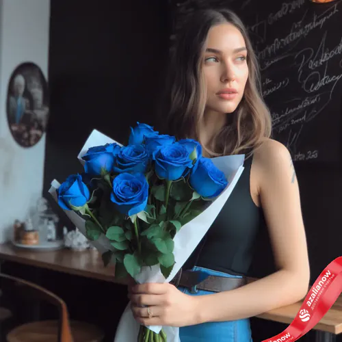 Фото 1: Букет из 9 синих роз в белой бумаге. Сервис доставки цветов AzaliaNow