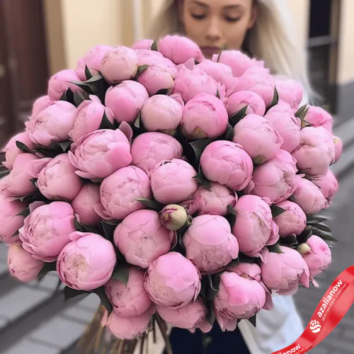Фото 1: 55 розовых пионов, Голландия. Сервис доставки цветов AzaliaNow