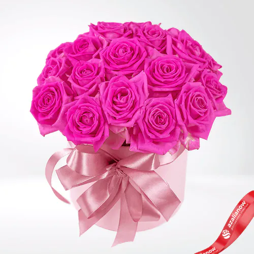 Фото 2: 19 розовых роз в коробке + Барби в подарок. Сервис доставки цветов AzaliaNow