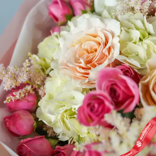 Фото 3: Букет из гортензий, роз, астильбы «Нежность». Сервис доставки цветов AzaliaNow
