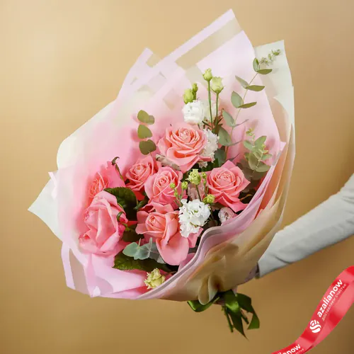 Фото 1: Букет из розовых роз и белых лизиантусов «Восторг». Сервис доставки цветов AzaliaNow