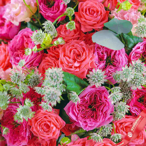Фото 2: Букет из роз, лизиантусов и астранций «Феерия». Сервис доставки цветов AzaliaNow