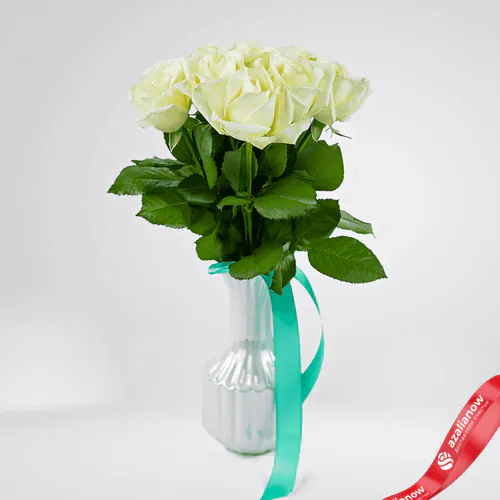 Фото 1: 9 белых роз 50 см, Россия (букеты до 3000). Сервис доставки цветов AzaliaNow