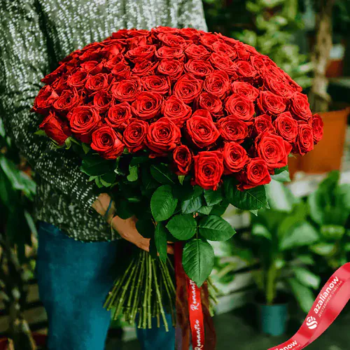 Фото 1: 51 красная роза, 70 см, Эквадор. Сервис доставки цветов AzaliaNow