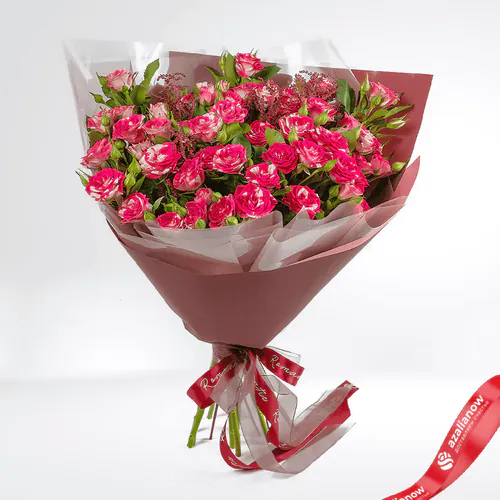 Фото 1: Букет из малиновых роз и астильбы «Будь любимой!». Сервис доставки цветов AzaliaNow