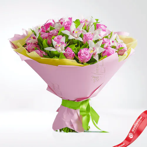 Фото 1: Букет из роз и орхидей «Орхидея мини». Сервис доставки цветов AzaliaNow