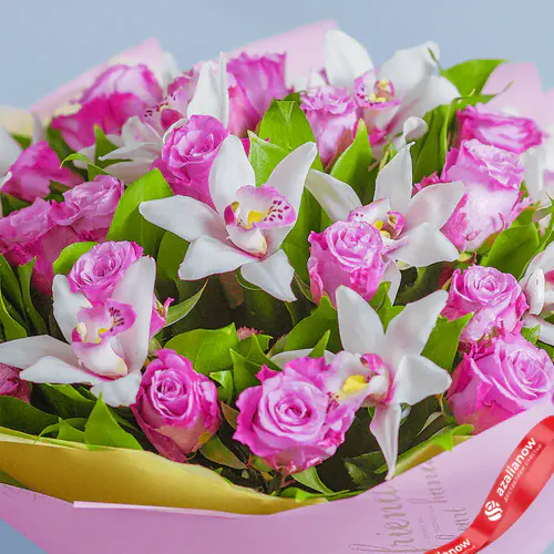 Фото 2: Букет из роз и орхидей «Орхидея мини». Сервис доставки цветов AzaliaNow