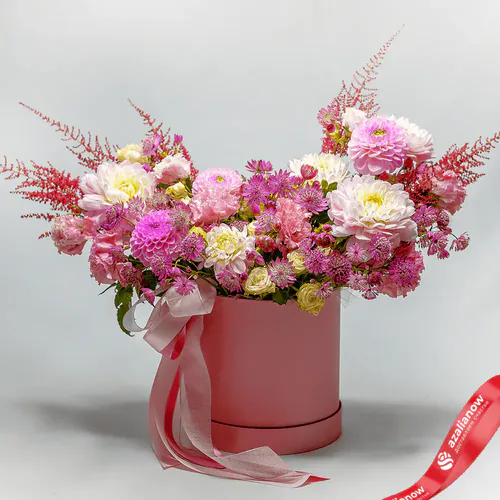 Фото 1: Букет из астр, георгин, роз и лизиантусов «Сдержанный восторг». Сервис доставки цветов AzaliaNow