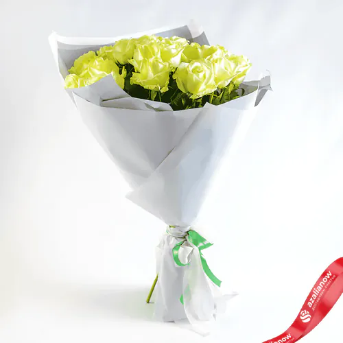 Фото 1: Букет из 25 белых роз «Смысл». Сервис доставки цветов AzaliaNow