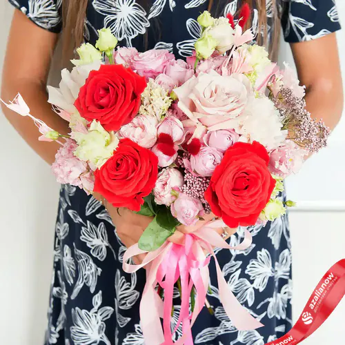 Фото 2: Букет из роз, гвоздик, лизиантусов «Ассоль». Сервис доставки цветов AzaliaNow