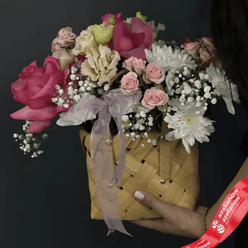 Фото 1: Букет из роз, гипсофил, хризантем и лизиантусов «Императрица». Сервис доставки цветов AzaliaNow