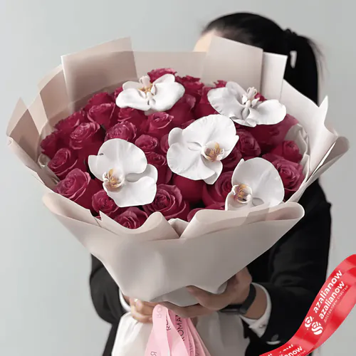 Фото 1: Букет из красных роз и белых орхидей «Я не узнал бы о любви». Сервис доставки цветов AzaliaNow
