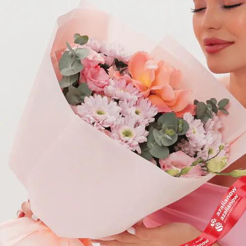 Фото 1: Букет из хризантем, лизиантусов и розы «Мой ласковый и нежный зверь». Сервис доставки цветов AzaliaNow