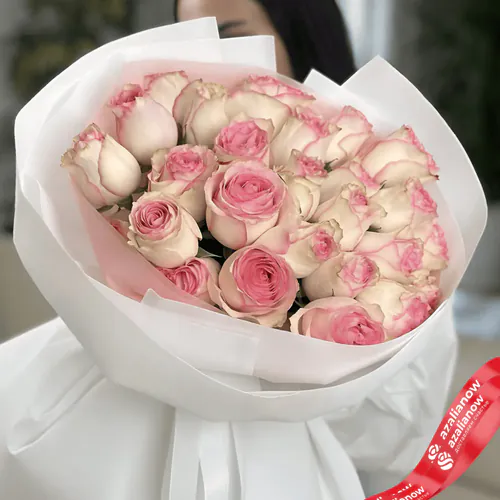 Фото 1: Букет из 29 бело-розовых роз «А душа её ждёт». Сервис доставки цветов AzaliaNow