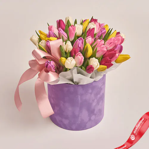Фото 1: Букет из 51 разноцветного тюльпана микс в коробке. Сервис доставки цветов AzaliaNow