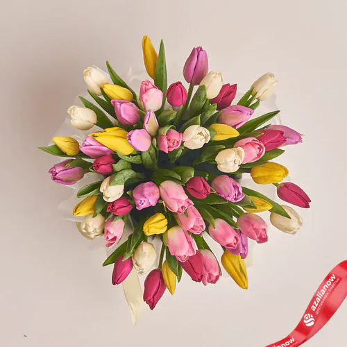Фото 2: Букет из 51 разноцветного тюльпана микс в коробке. Сервис доставки цветов AzaliaNow