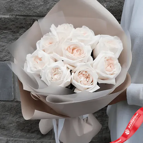 Фото 1: Букет из 9 пионовидных роз в серой упаковке. Сервис доставки цветов AzaliaNow