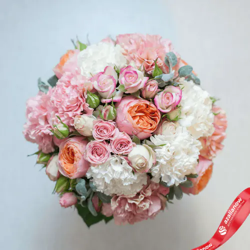 Фото 1: Букет невесты из роз и гвоздик. Сервис доставки цветов AzaliaNow