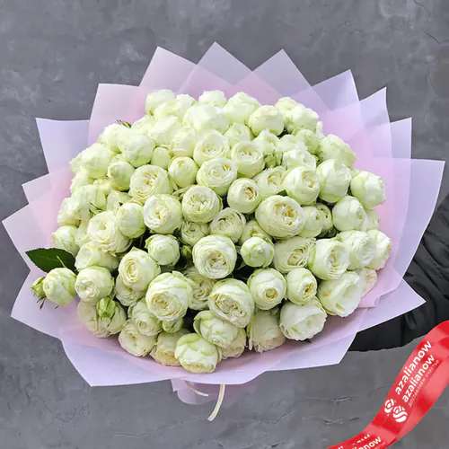 Фото 1: Букет из 25 белых кустовых пионовидных роз. Сервис доставки цветов AzaliaNow