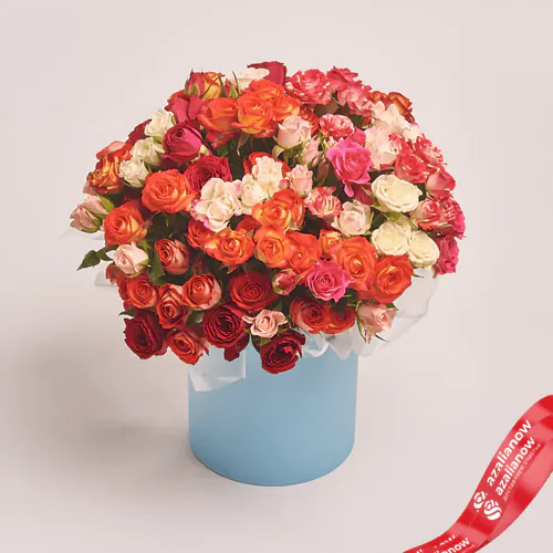 Фото 1: Букет из 25 кустовых роз микс в коробке. Сервис доставки цветов AzaliaNow
