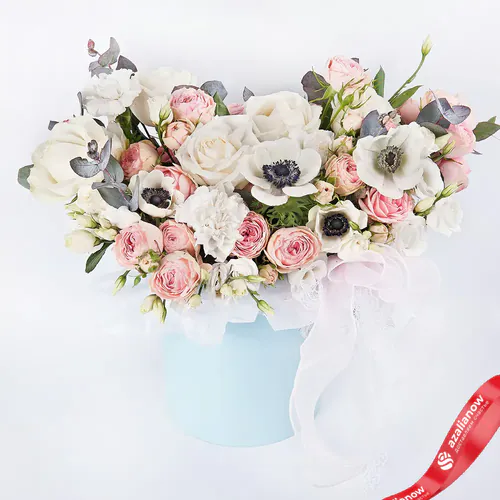Фото 1: Букет из анемонов, роз, лизиантусов и гвоздик «Благородный вкус». Сервис доставки цветов AzaliaNow