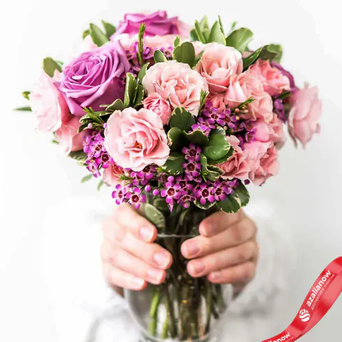 Фото 1: Букет из роз и ваксфловера «Азиза». Сервис доставки цветов AzaliaNow