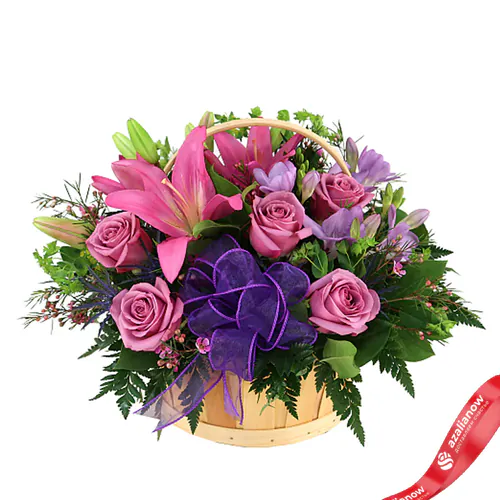 Фото 1: Букет из лилий и роз «Марина». Сервис доставки цветов AzaliaNow