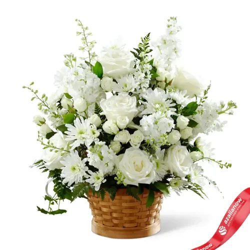 Фото 1: Букет из белых роз, хризантем, маттиол, дельфиниумов «Мила Мерседес». Сервис доставки цветов AzaliaNow
