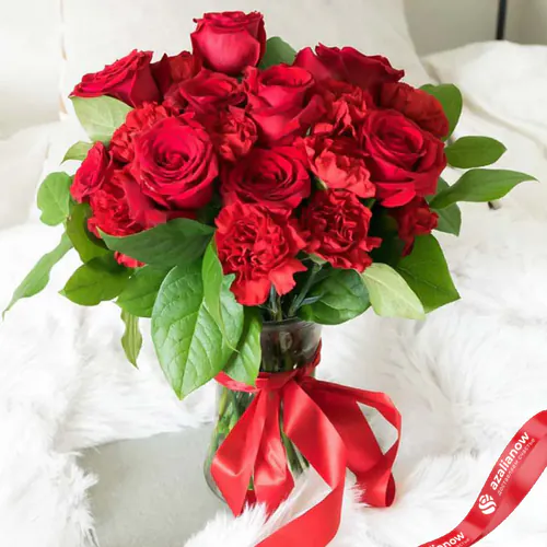 Фото 3: Букет из красных роз и гвоздик «Алевтина». Сервис доставки цветов AzaliaNow
