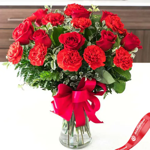 Фото 4: Букет из красных роз и гвоздик «Алевтина». Сервис доставки цветов AzaliaNow